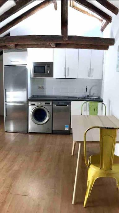Ferienwohnung Buhardilla En El Madrid De Los Austrias Exterior foto
